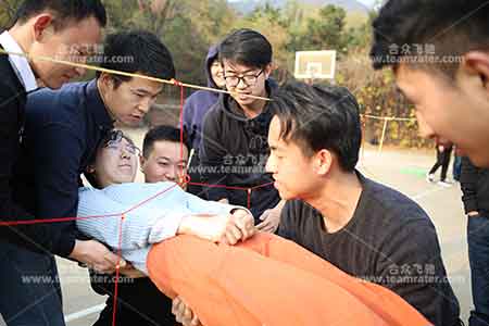 場地項目：穿越電網(wǎng)